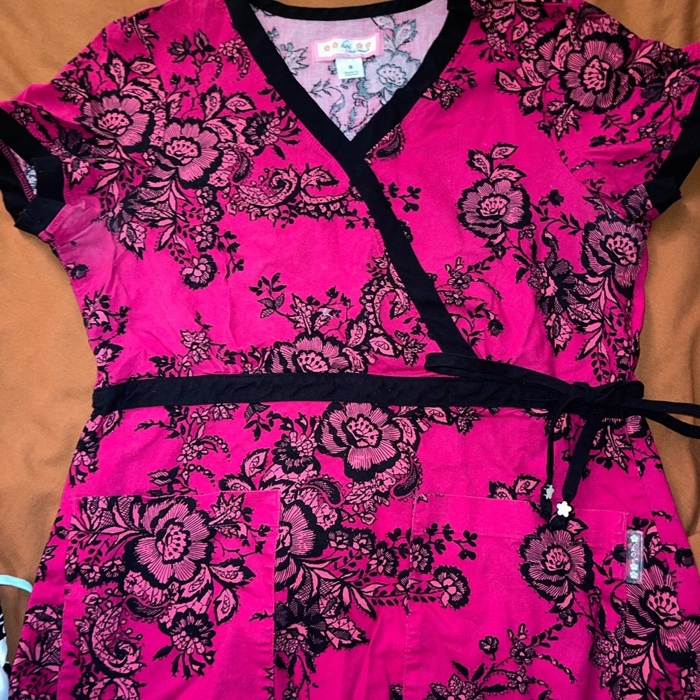 S Koi Scrub Top